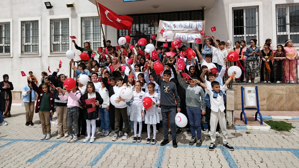 23 Nisan Ulusal Egemenlik ve Çocuk Bayramı Coşkuyla Kutlandı